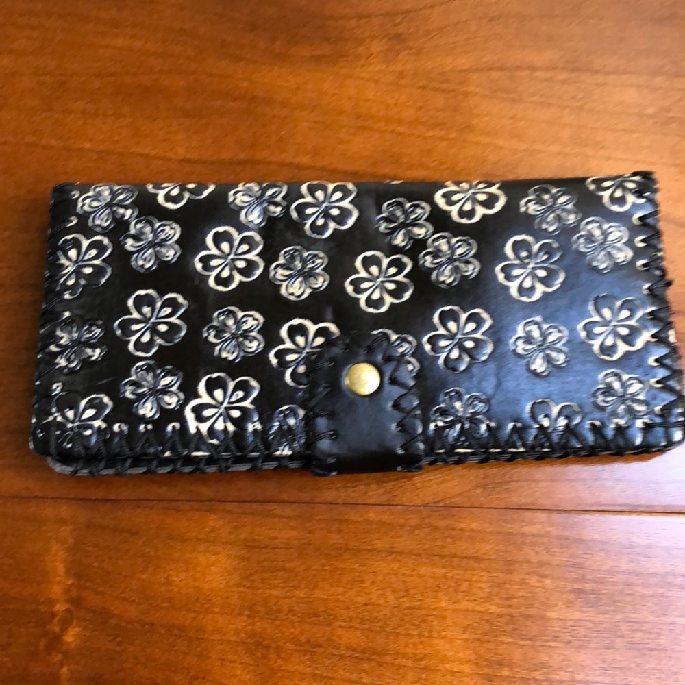Black wallet.